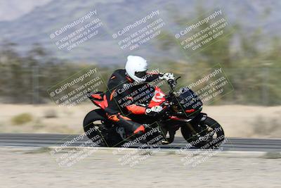 media/Dec-01-2025-Moto Forza (Mon) [[2daa91e15f]]/2-Intermediate Group/Session 3 (Turn 7 Inside Pans)/